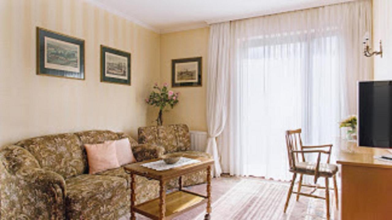 Hotel-Restaurant Lindenhof Kreuzwertheim Экстерьер фото